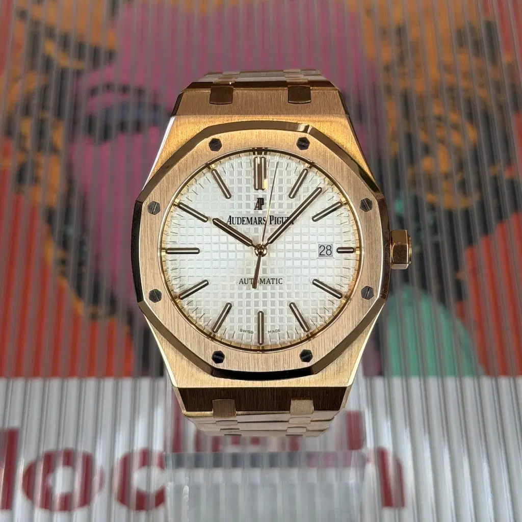 Audemars Piguet Royal Oak. 15400OR.OO.1220OR.02