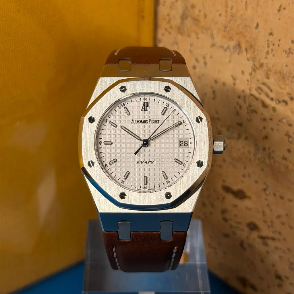 Audemars Piguet Royal Oak "Pictet". 15189ST.OO.D083CU.01