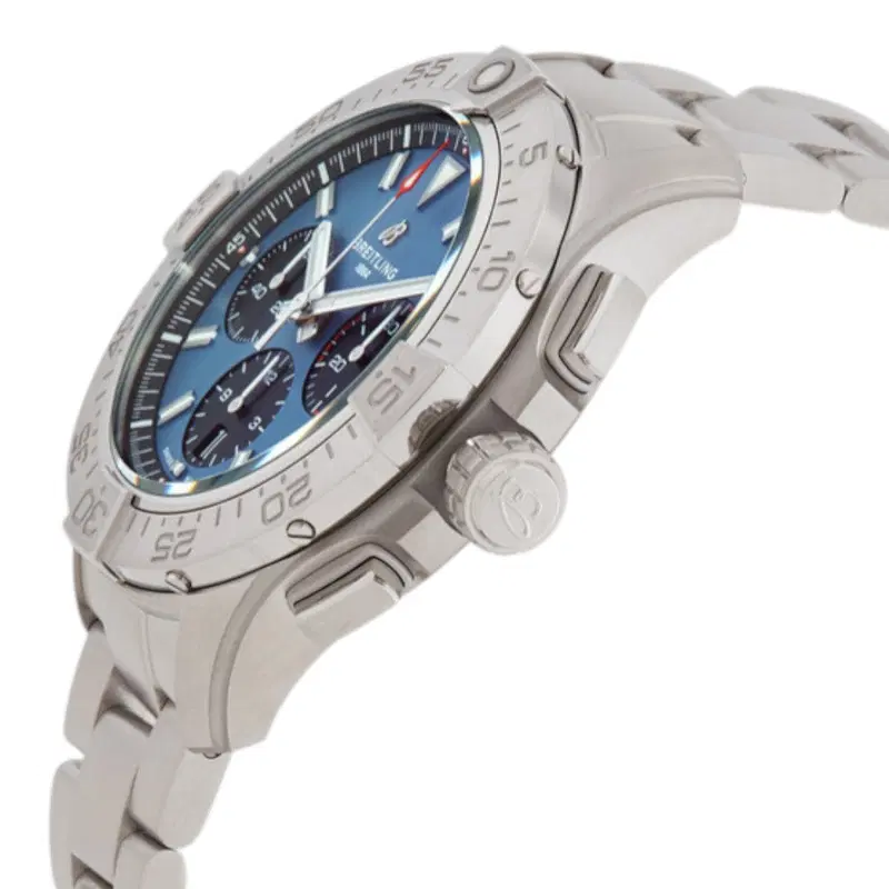 Breitling Avenger. AB0147101C1A1