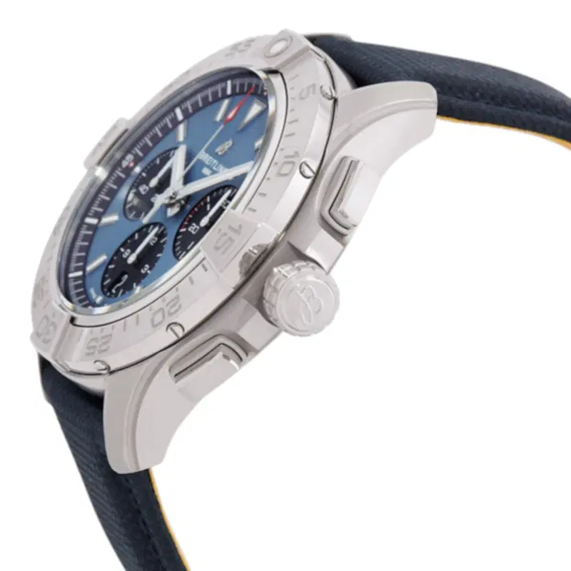 Breitling Avenger. AB0147101C1X1