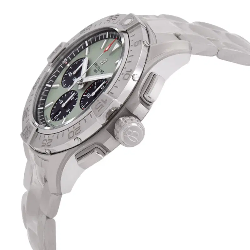 Breitling Avenger. AB0147101L1A1