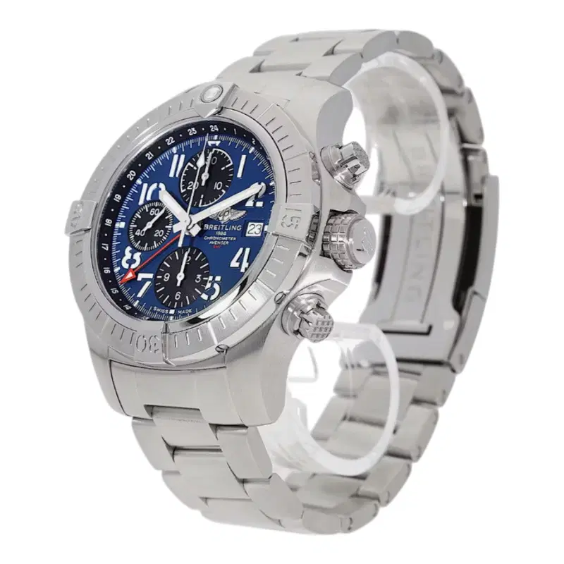 Breitling Avenger GMT 45. A24315101C1A1