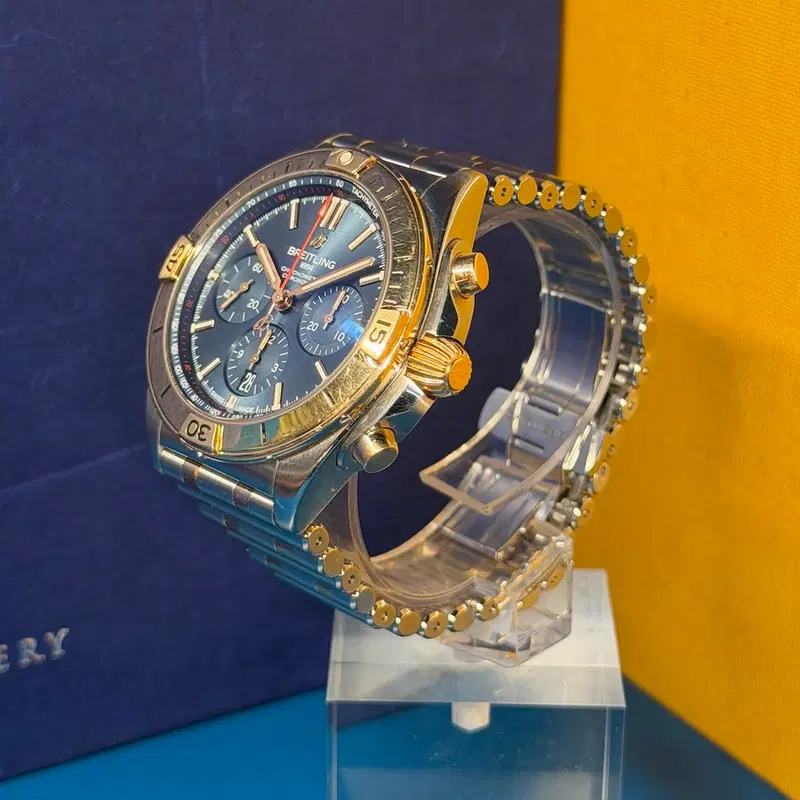 Breitling Chronomat B01 42. UB0134