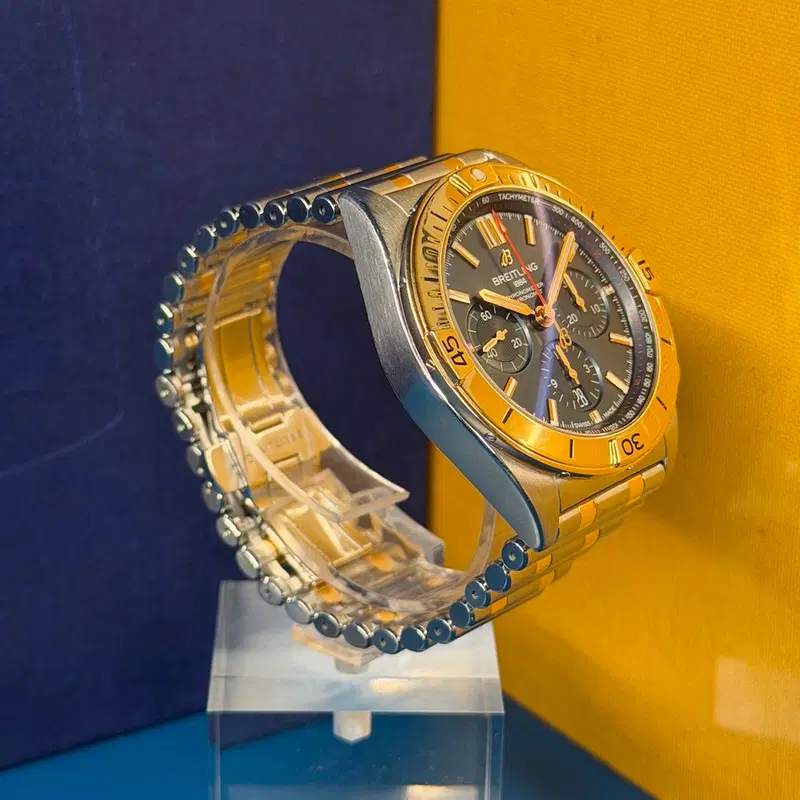Breitling Chronomat B01 42. UB0134
