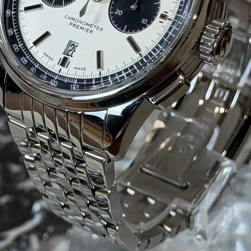 Breitling Premier B01. AB0118221G1A1