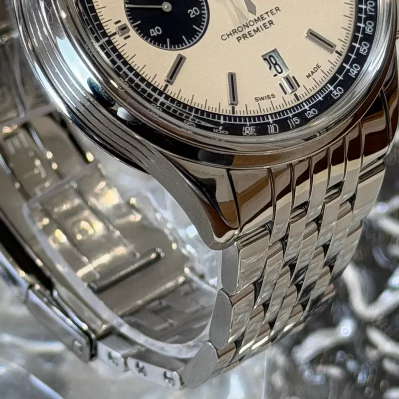 Breitling Premier B01. AB0118221G1A1