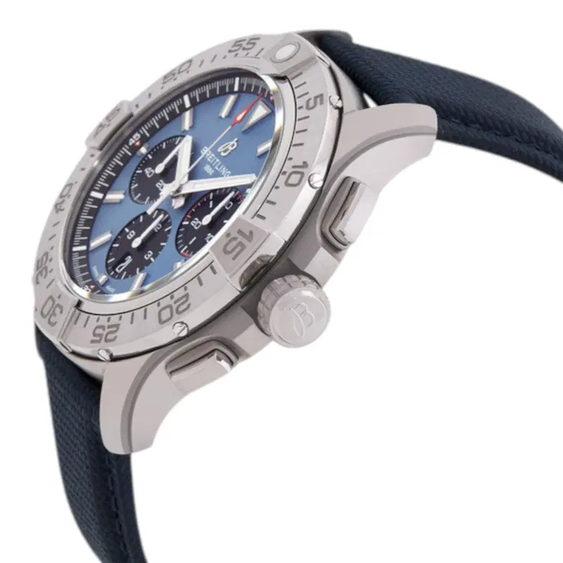 Breitling Super Avenger. EB0148101C1X1