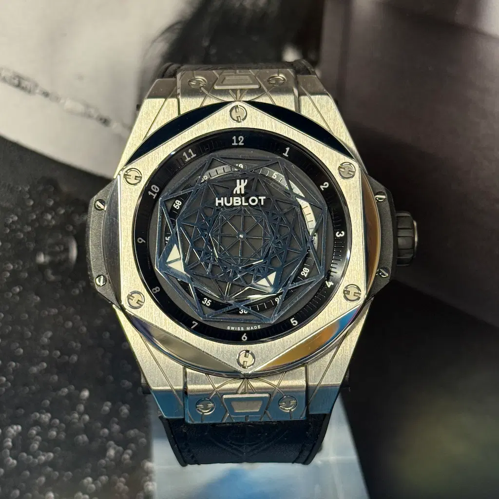 Hublot Big Bang Sang Bleu. 415.NX.1112.VR.MXM16