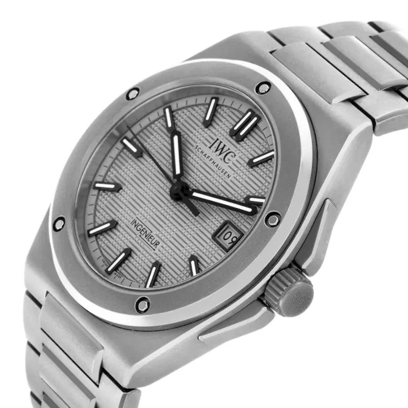 IWC Ingenieur Automatic 40. IW328904