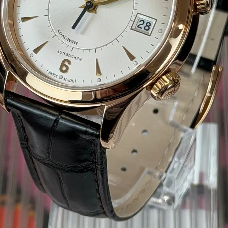 Jaeger-LeCoultre Master Memovox. Q1412530