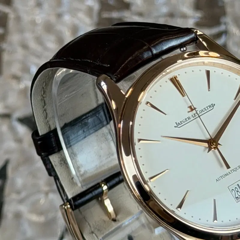 Jaeger-LeCoultre Master Ultra Thin Date. Q1232510
