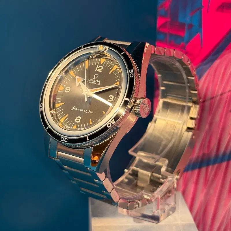 Omega Seamaster 300 Trilogy. 234.10.39.20.01.001