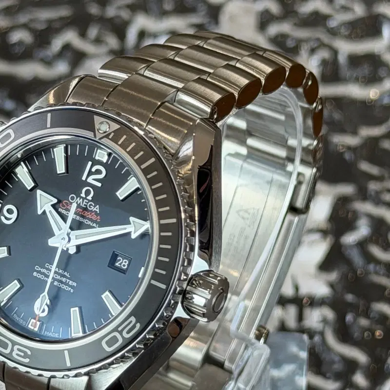 Omega Seamaster Planet Ocean. 232.30.38.20.01.001