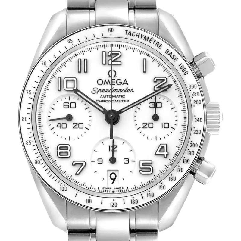 Omega Speedmaster. 324.30.38.40.04.001