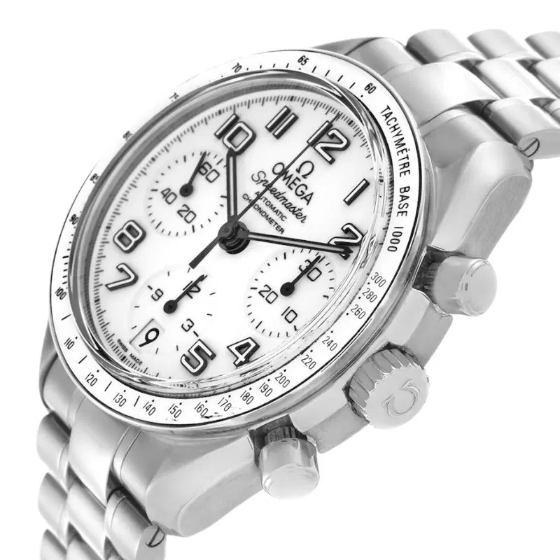 Omega Speedmaster. 324.30.38.40.04.001