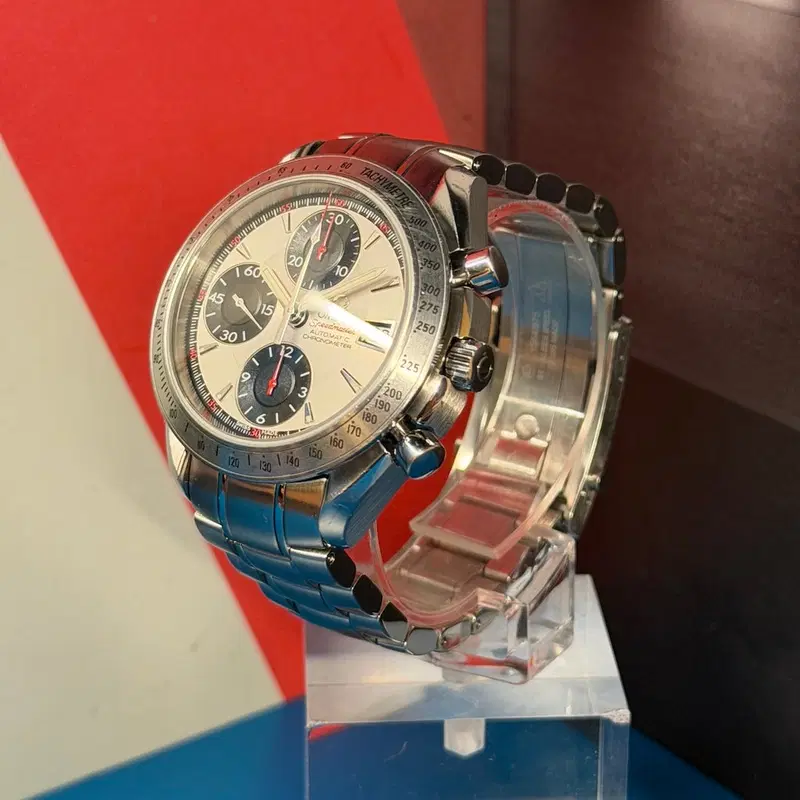 Omega Speedmaster Date. 3211.31
