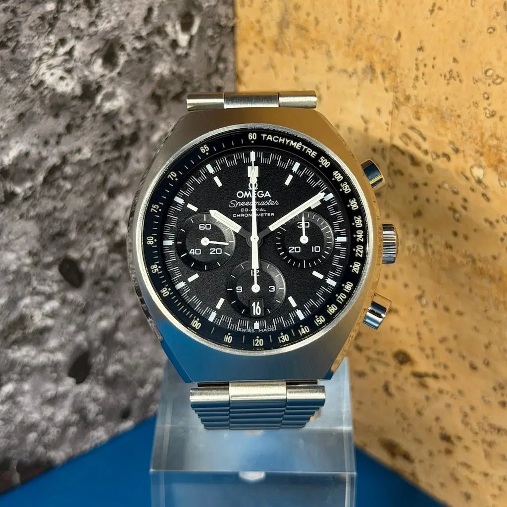 Omega Speedmaster Mark II. 327.10.43.50.01.001