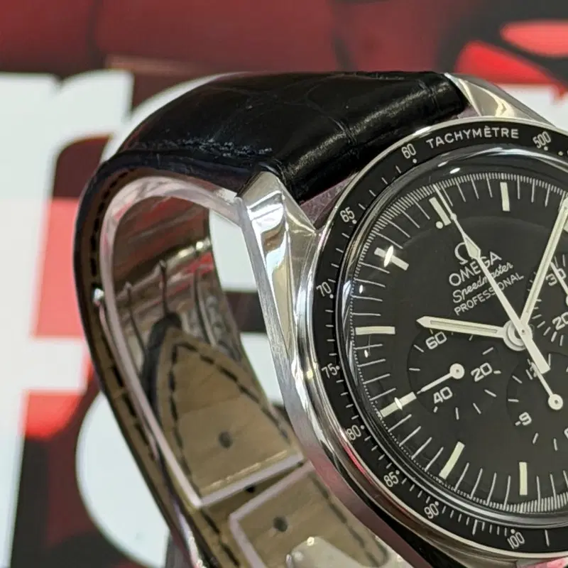 Omega Speedmaster Moonwatch Professional. 311.33.42.30.01.001