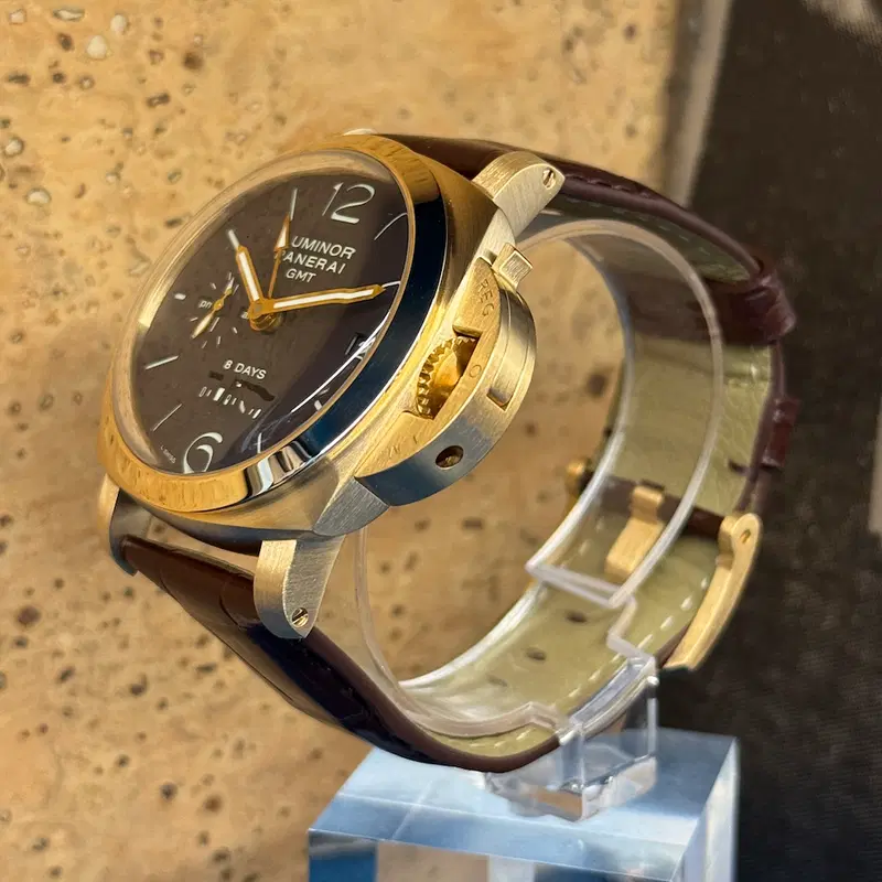 Panerai Luminor 1950 8 Days GMT. PAM00289