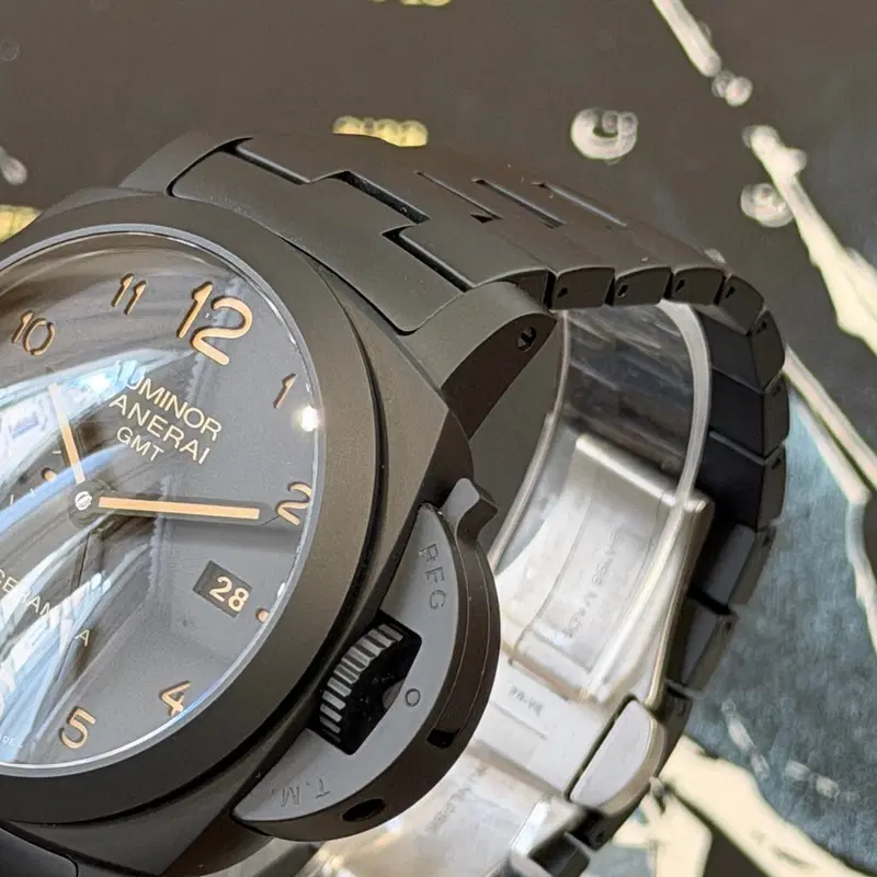 Panerai Luminor 1950. PAM00438