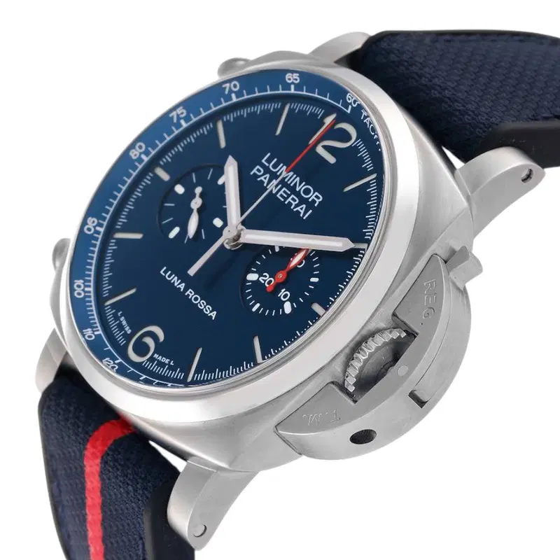 Panerai Luminor Luna Rossa. PAM01303