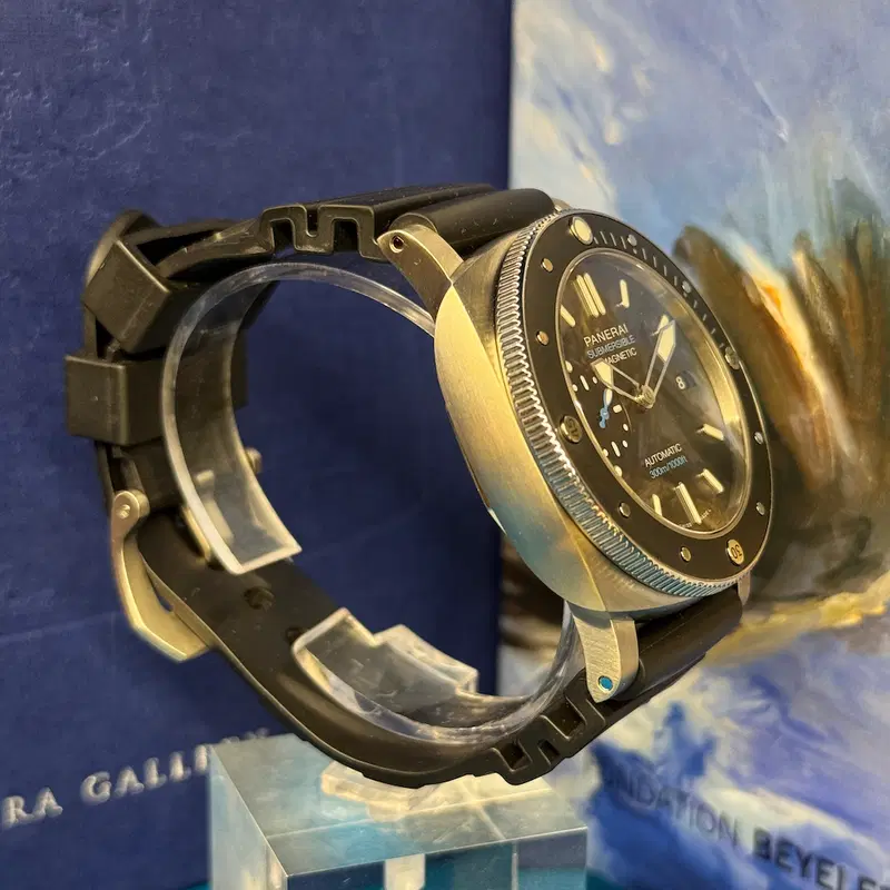 Panerai Luminor Submersible. PAM01389