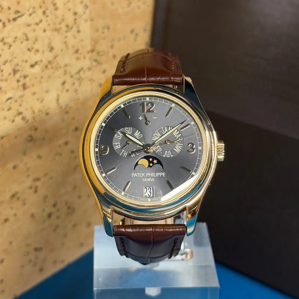 Patek Philippe Annual Calendar. 5146J-010