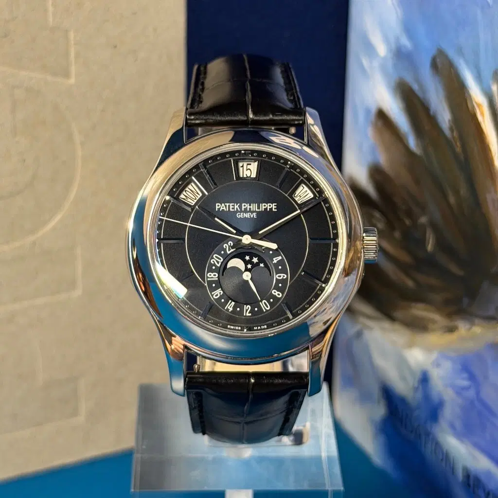 Patek Philippe Annual Calendar. 5205G-013