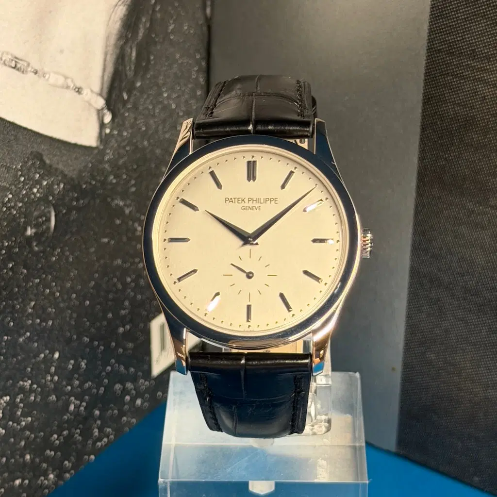 Patek Philippe Calatrava. 5196G-001
