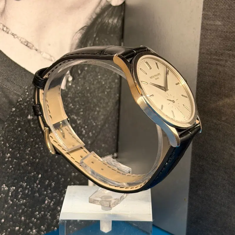 Patek Philippe Calatrava. 5196G-001