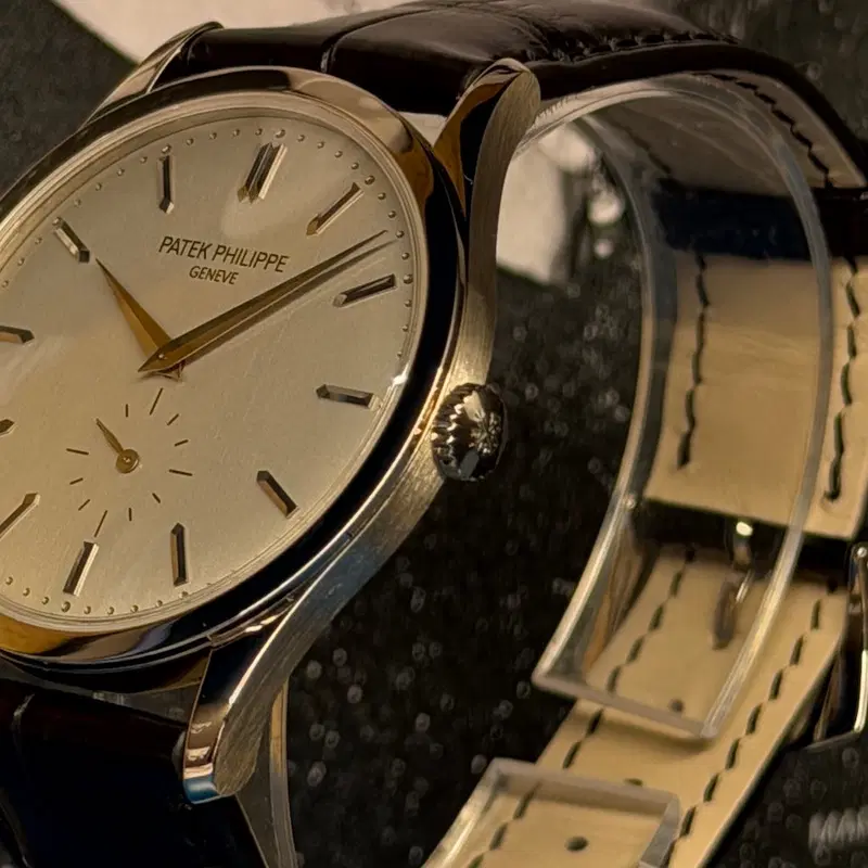 Patek Philippe Calatrava. 5196G-001