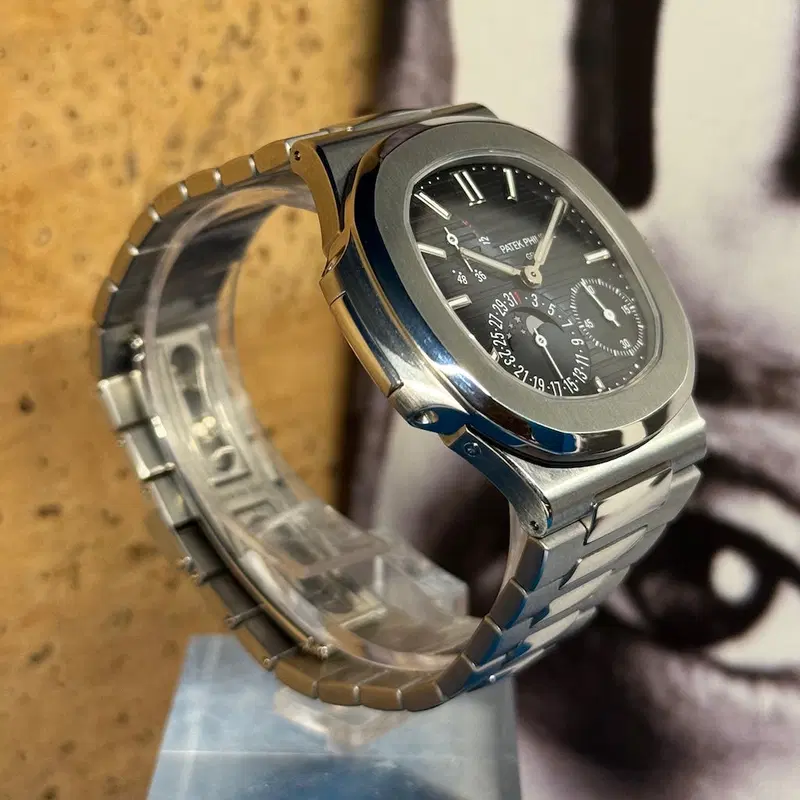 Patek Philippe Nautilus 5712/1A-001. 5712/1A-001