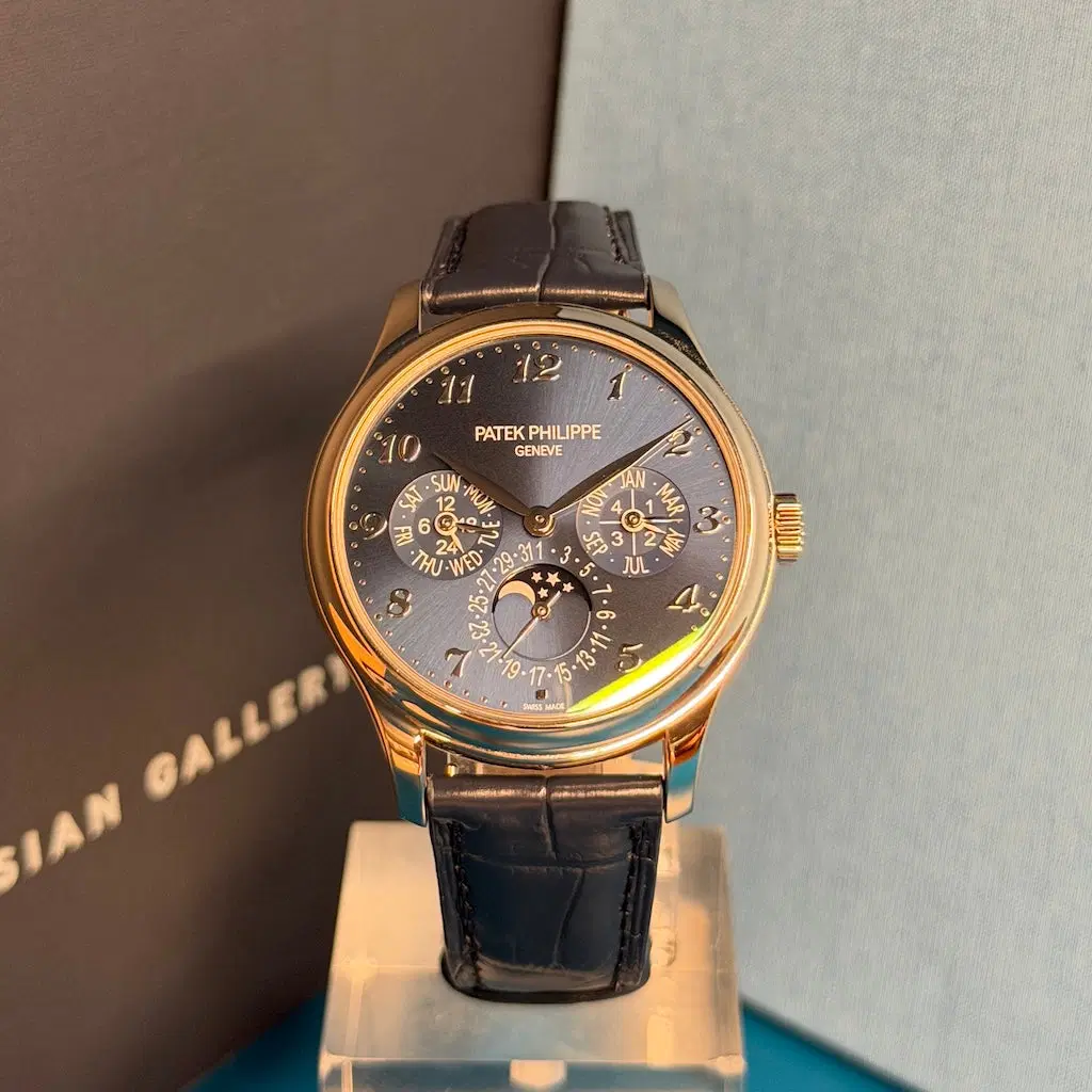 Patek Philippe Perpetual Calendar. 5327G