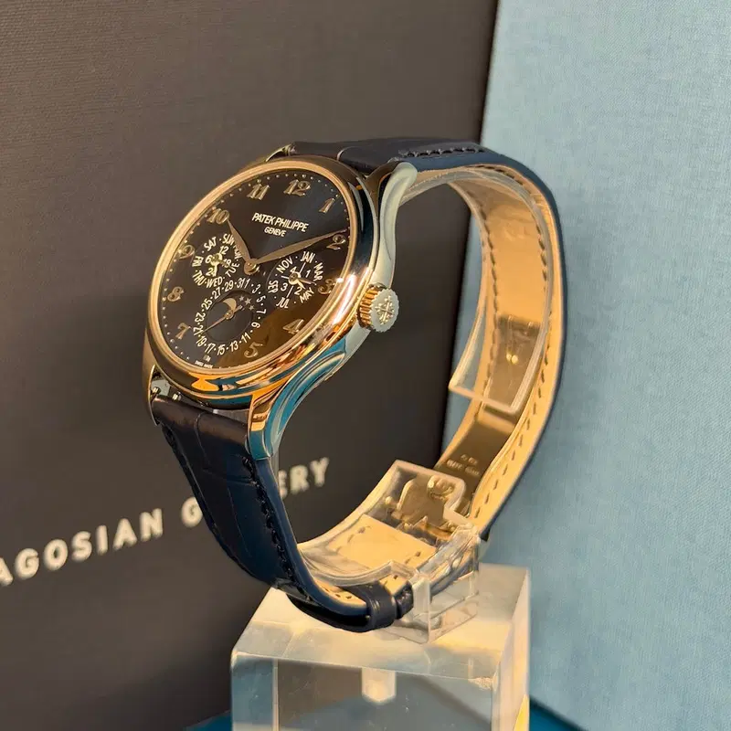 Patek Philippe Perpetual Calendar. 5327G