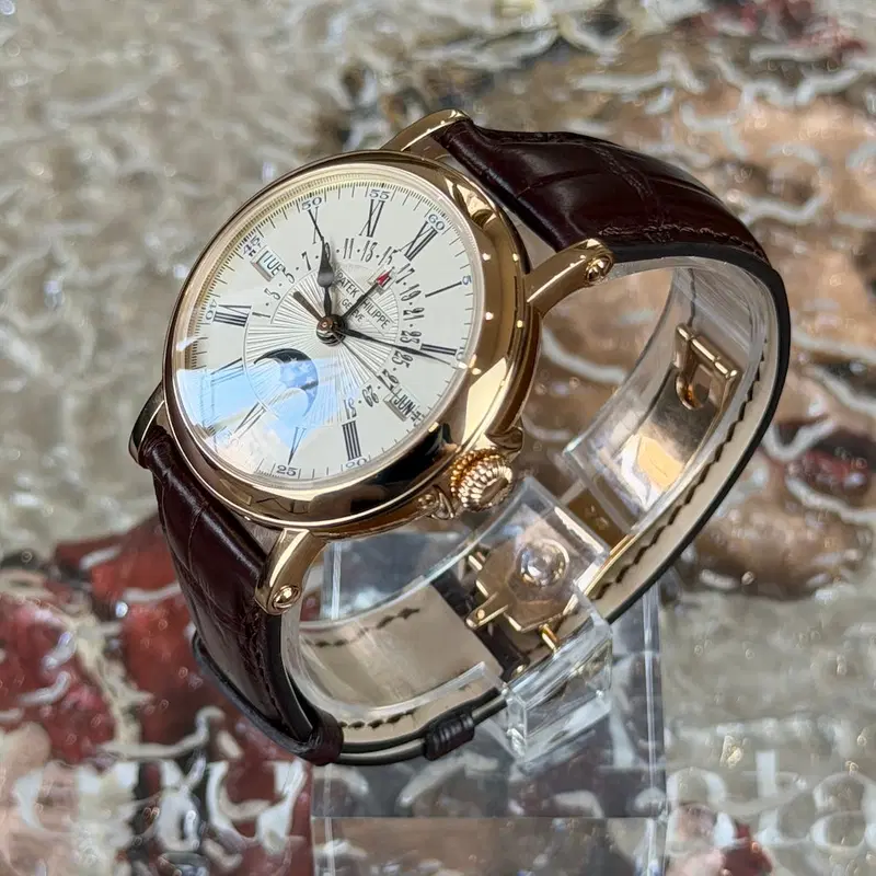 Patek Philippe Perpetual Calendar Retrograde. 5159R-001