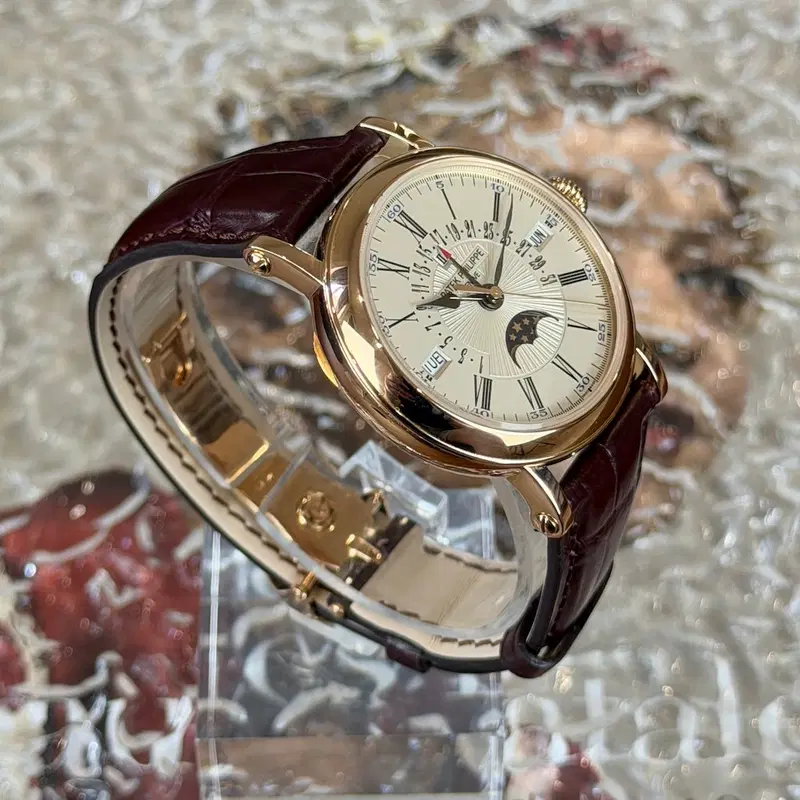 Patek Philippe Perpetual Calendar Retrograde. 5159R-001