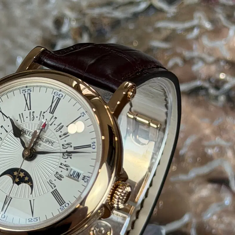 Patek Philippe Perpetual Calendar Retrograde. 5159R-001