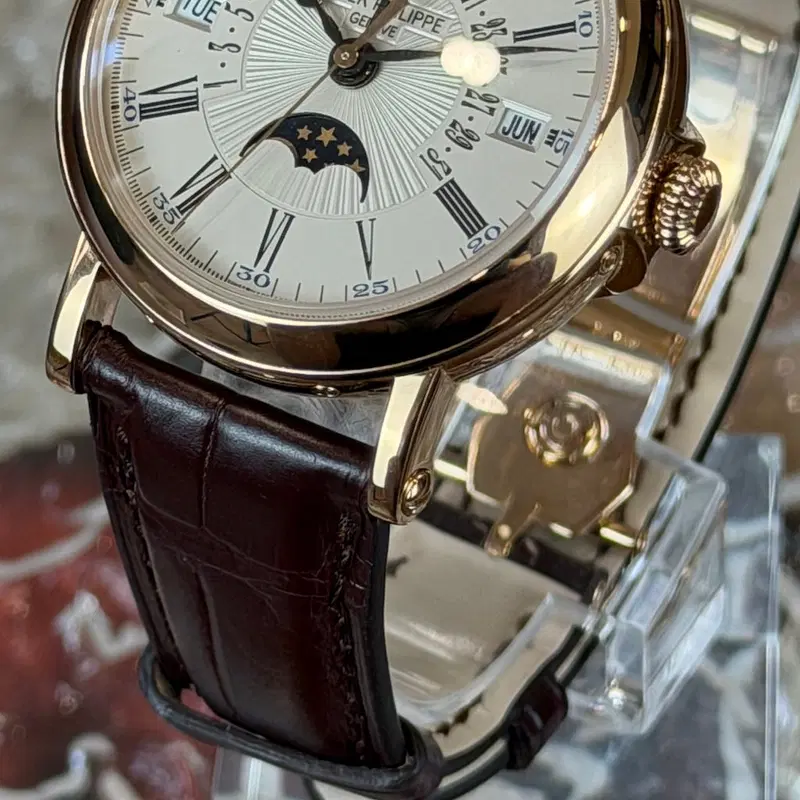Patek Philippe Perpetual Calendar Retrograde. 5159R-001