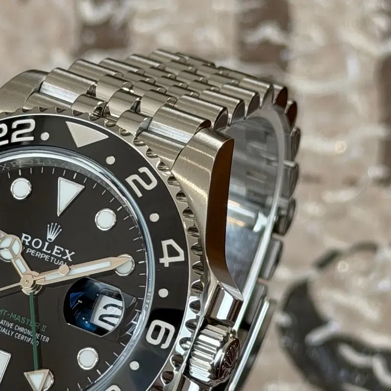 Rolex GMT-Master II "Bruce Wayne". 126710GRNR