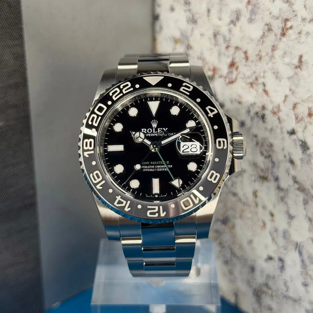 Rolex GMT-Master II "Bruce Wayne". 126710GRNR