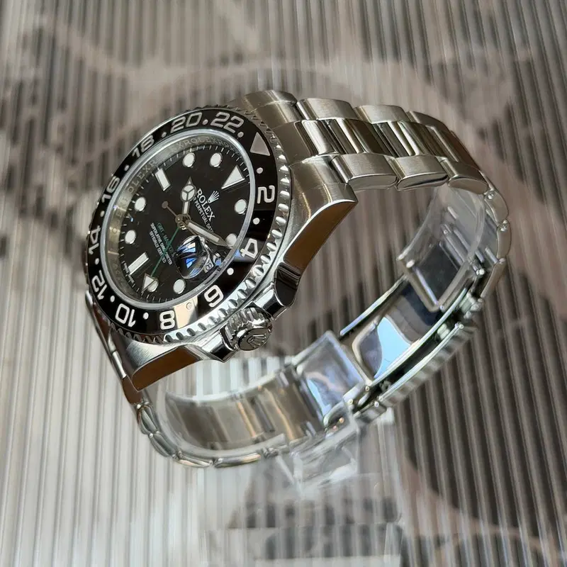 Rolex GMT-Master II. 116710LN
