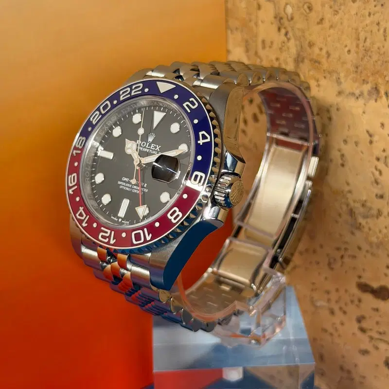 Rolex GMT-Master II "Pepsi". 126710BLRO