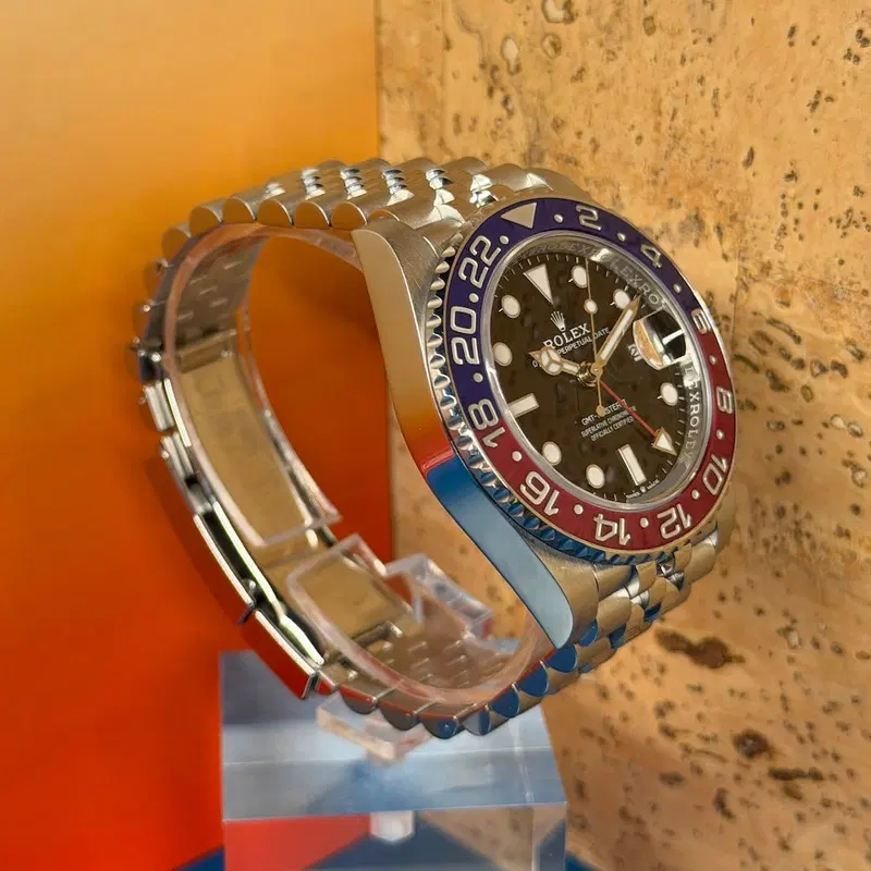 Rolex GMT-Master II "Pepsi". 126710BLRO