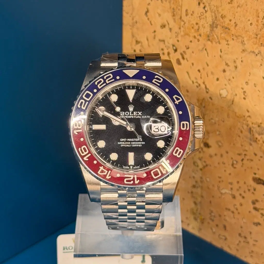 Rolex GMT-Master II "Pepsi". 126710BLRO