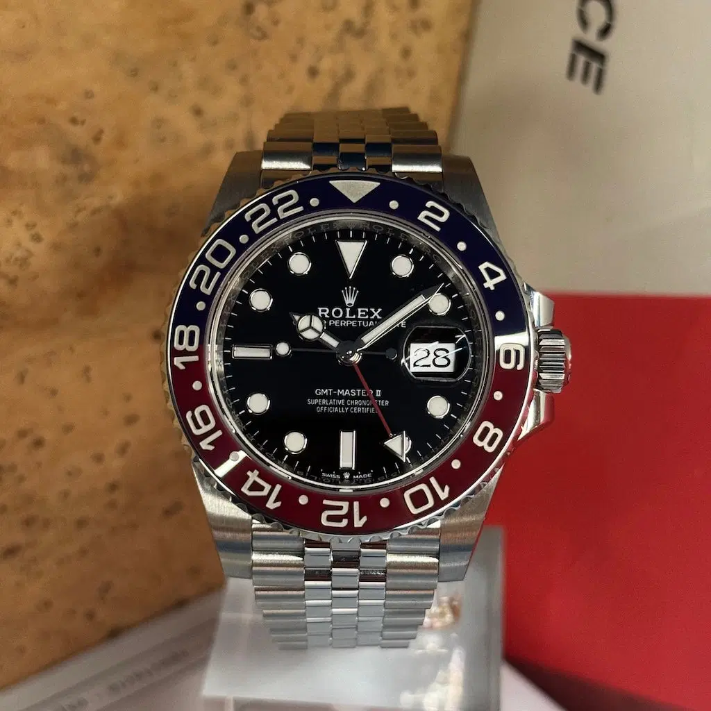 Rolex GMT-Master II "Pepsi". 126710BLRO