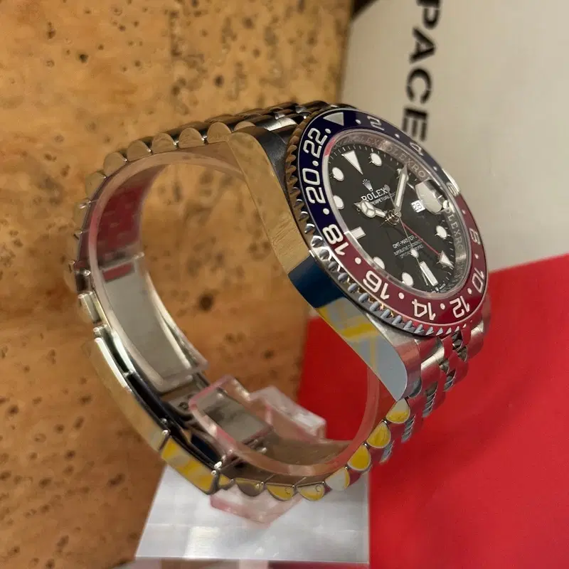 Rolex GMT-Master II "Pepsi". 126710BLRO