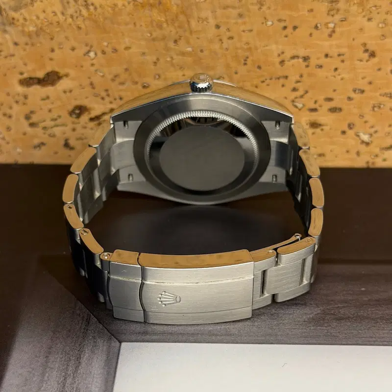 Rolex Oyster Perpetual 41mm. 124300