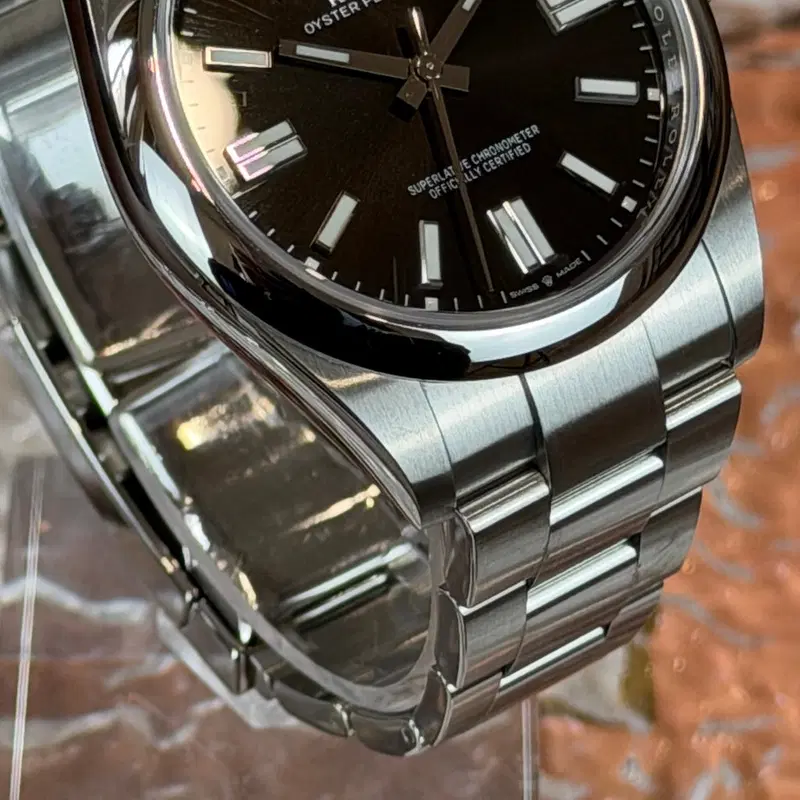 Rolex Oyster Perpetual 41mm. 124300