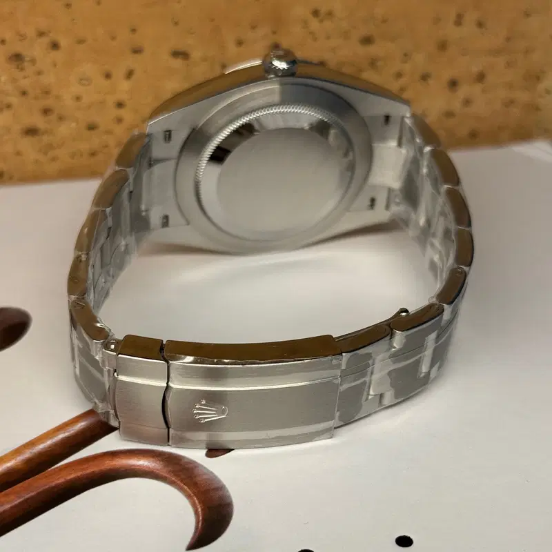 Rolex Oyster Perpetual "Silver" 41mm. 124300