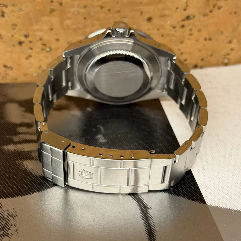 Rolex Submariner Date. 16610